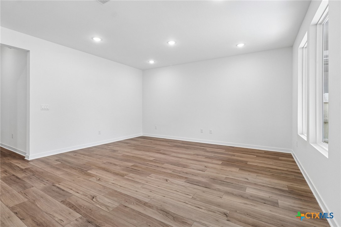 300 Romans Road Property Photo 8
