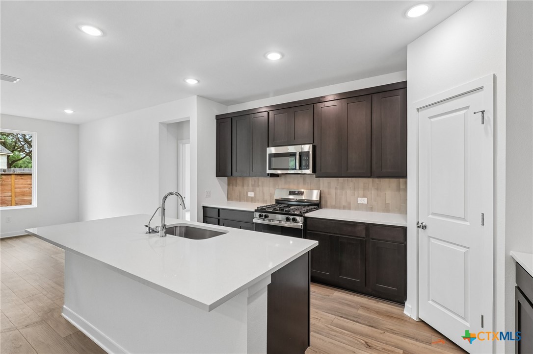 300 Romans Road Property Photo 12