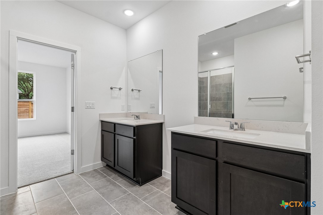 300 Romans Road Property Photo 18
