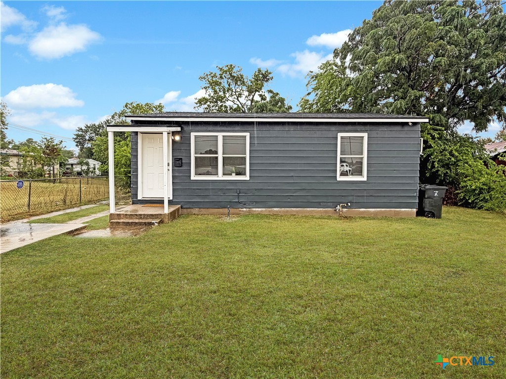 913 Rev R A Abercrombie Drive Property Photo 1
