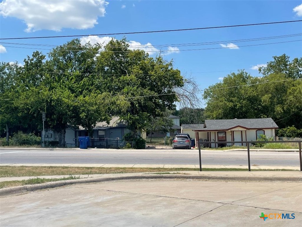601 N 1st Street Property Photo 1