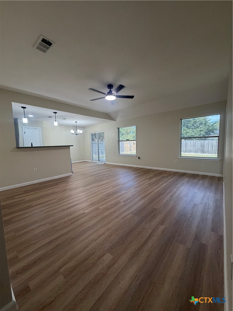 504 E Xavier Avenue Property Photo 4
