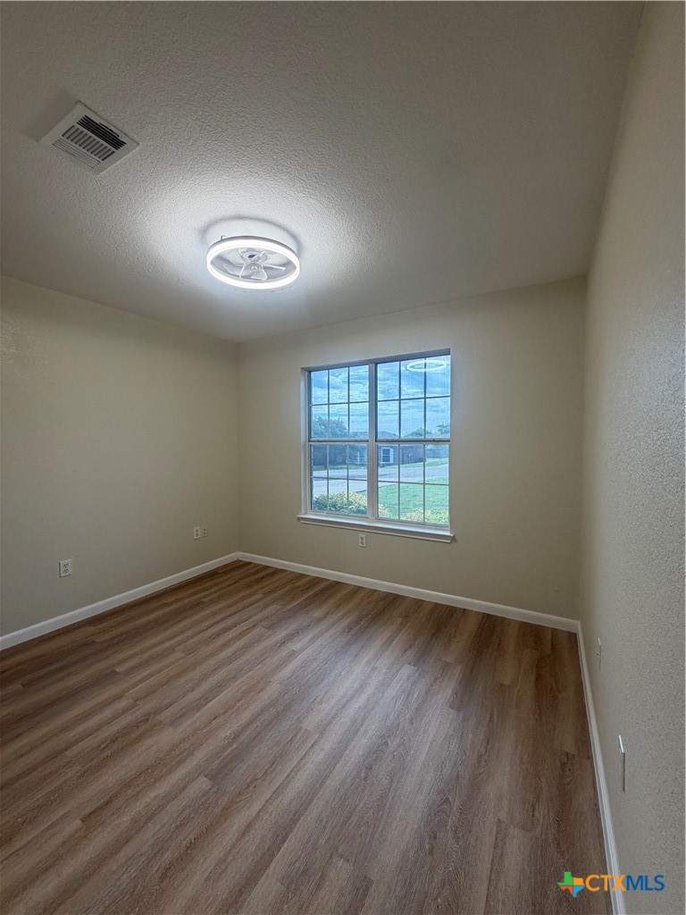 504 E Xavier Avenue Property Photo 5