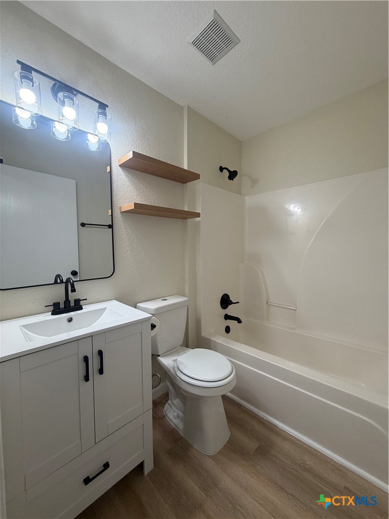 504 E Xavier Avenue Property Photo 9