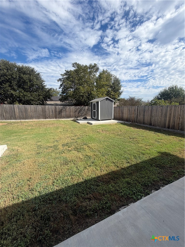 504 E Xavier Avenue Property Photo 15