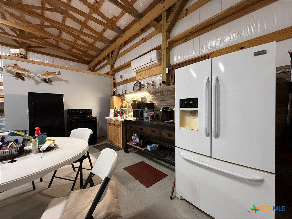 407 W Oakland Avenue Property Photo 19
