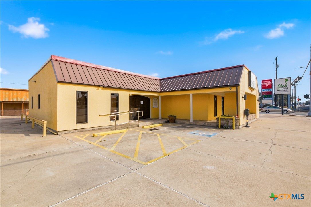 3602 Navarro Property Photo 1