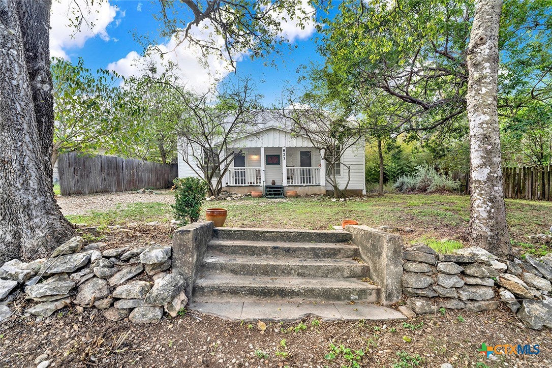 823 Midway Street Property Photo 1