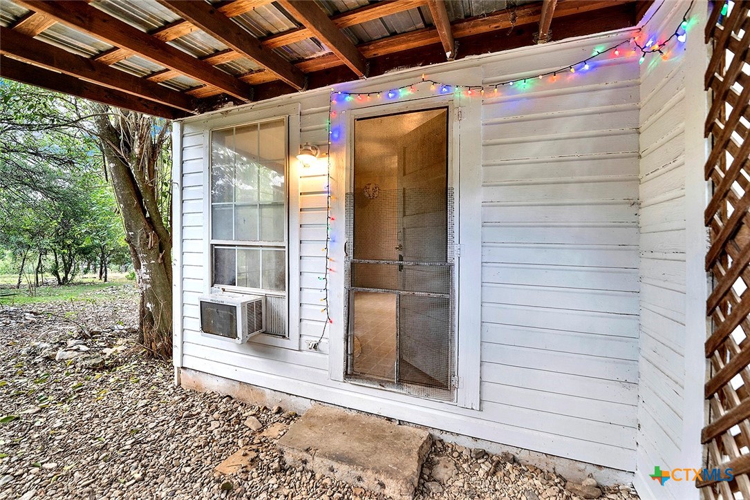 823 Midway Street Property Photo 7