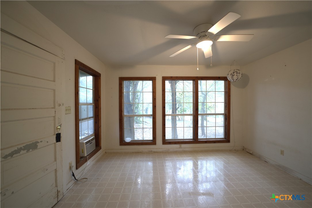 823 Midway Street Property Photo 16