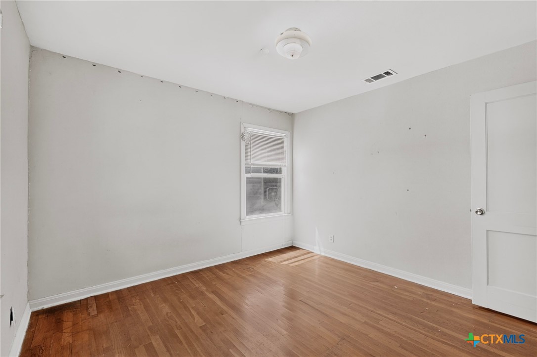 4703 Leslie Avenue Property Photo 21