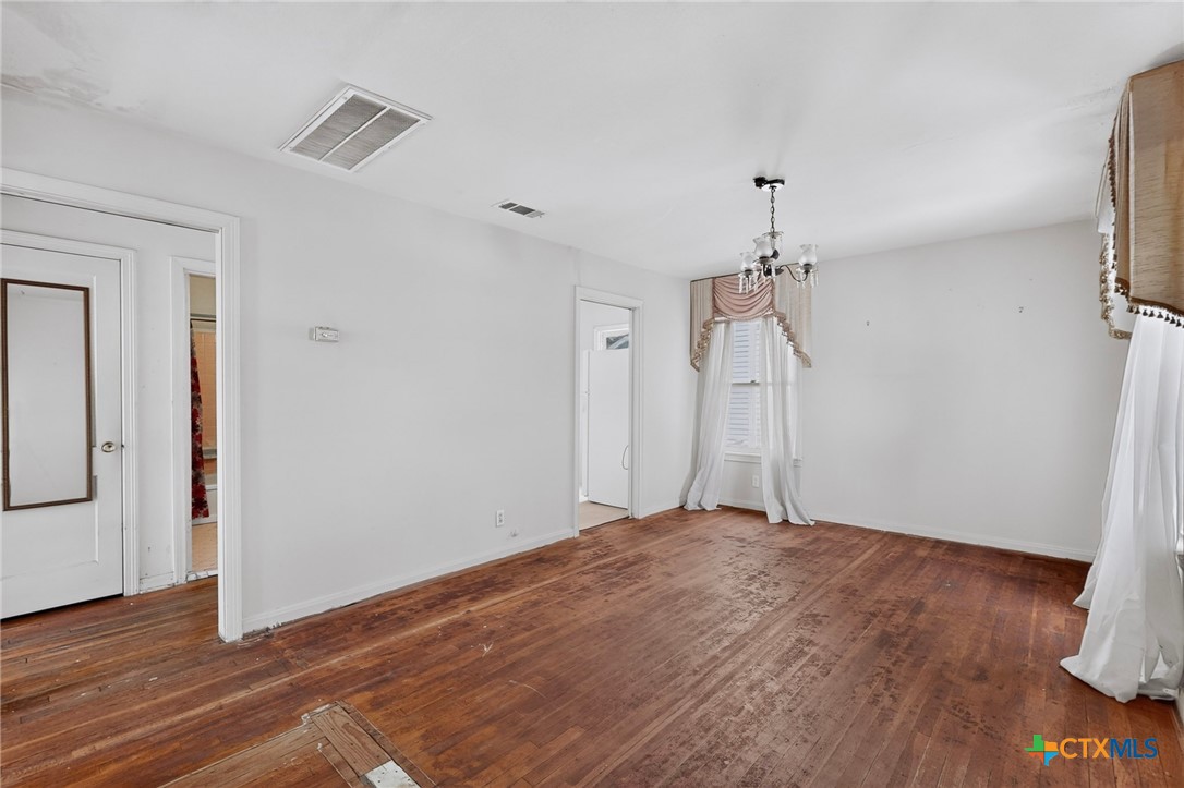 4703 Leslie Avenue Property Photo 10