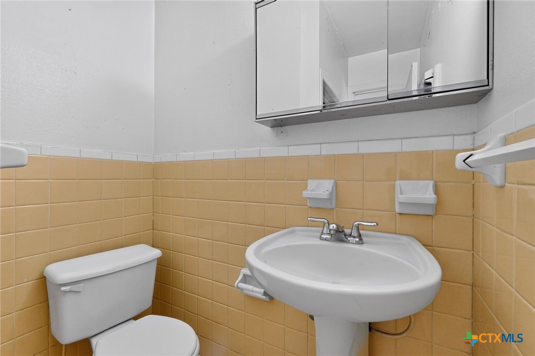 4703 Leslie Avenue Property Photo 20