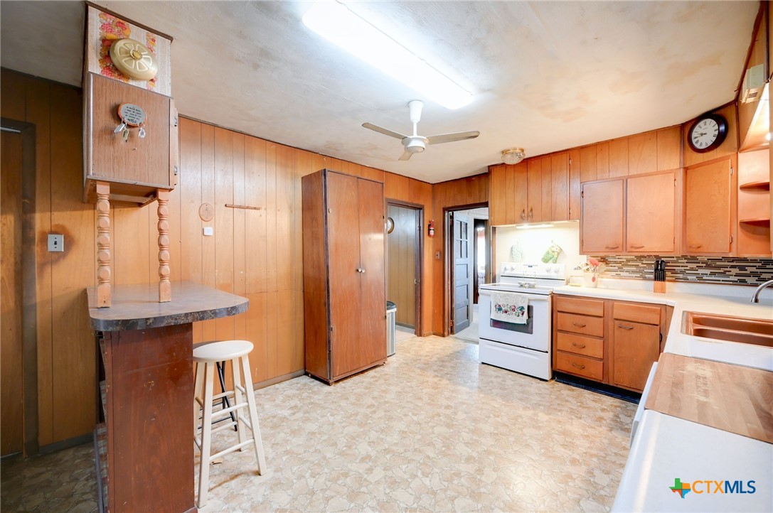 1631 E Fannin Street Property Photo 6