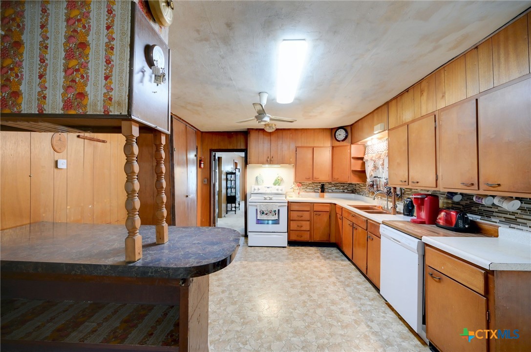 1631 E Fannin Street Property Photo 7