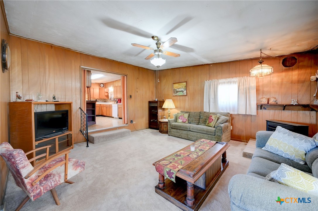 1631 E Fannin Street Property Photo 9