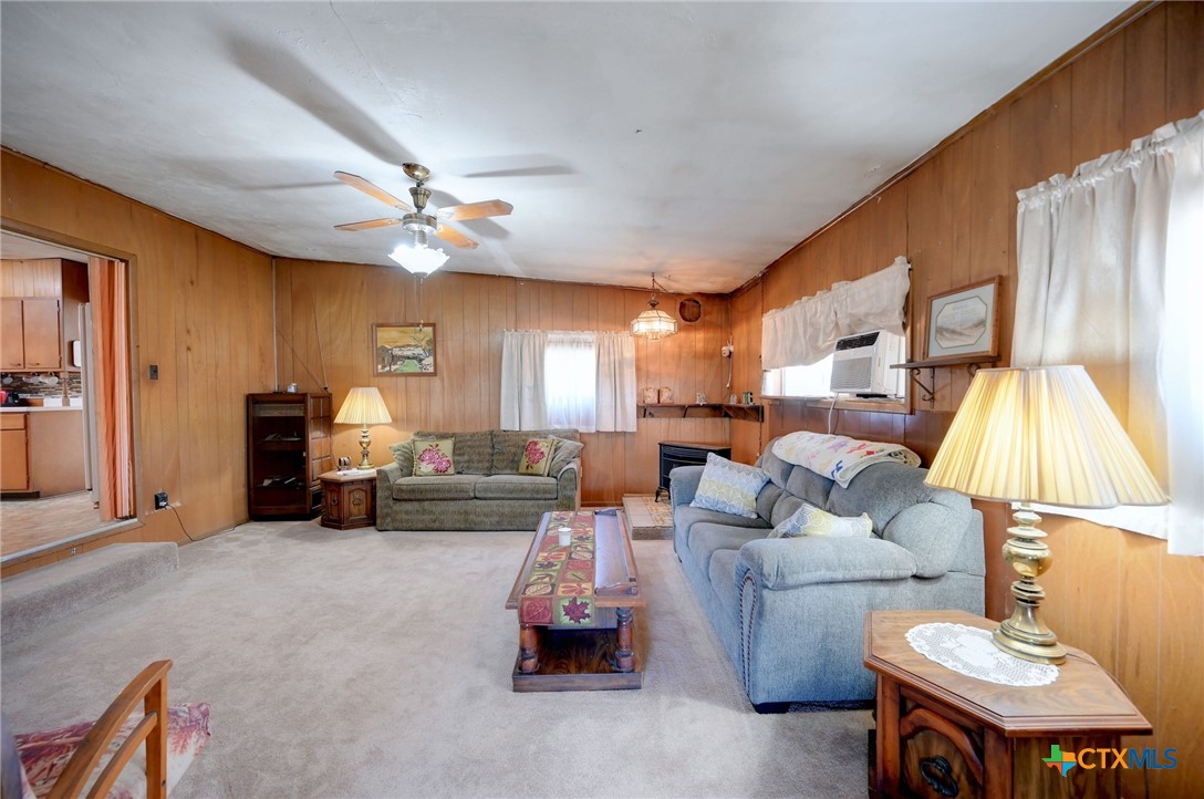 1631 E Fannin Street Property Photo 11