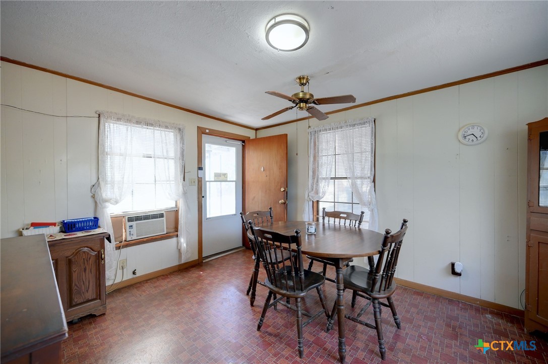 1631 E Fannin Street Property Photo 12