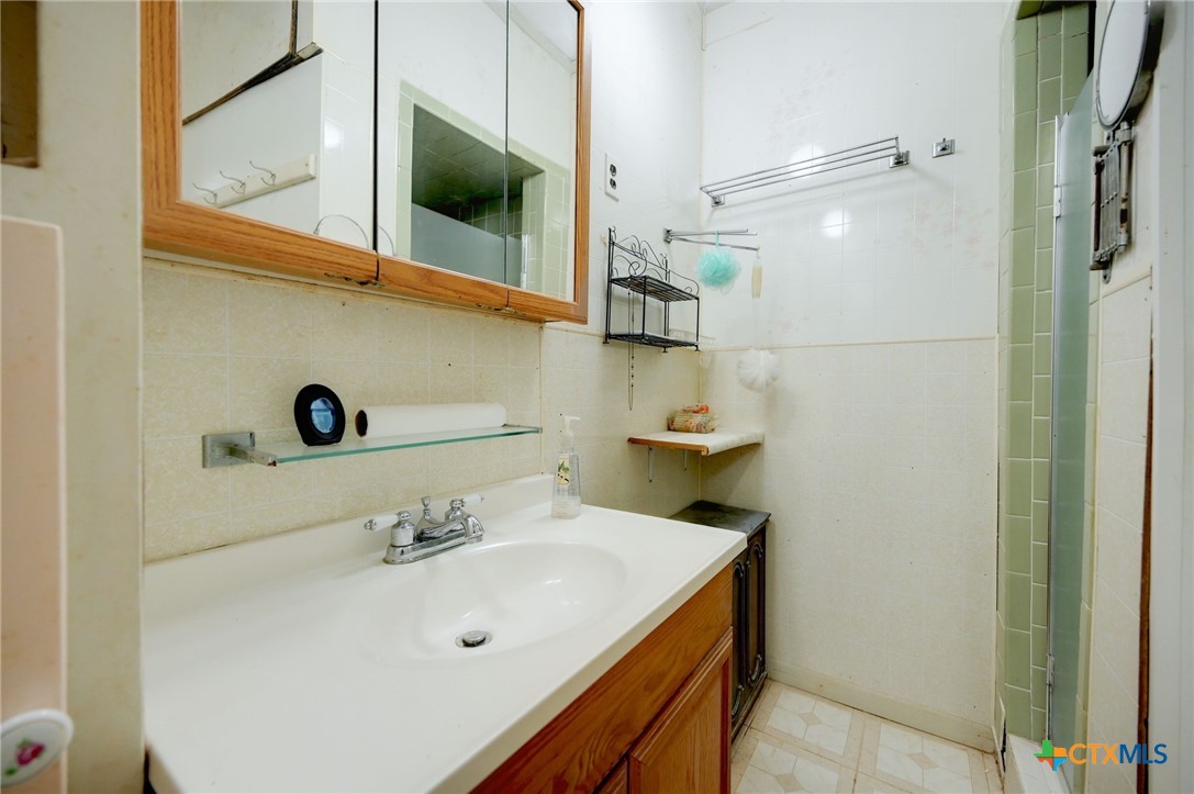 1631 E Fannin Street Property Photo 17