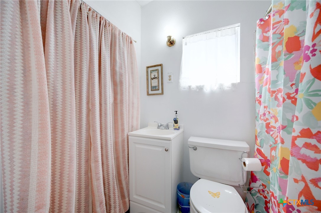1631 E Fannin Street Property Photo 18