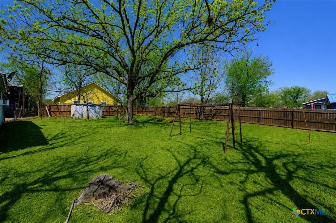 1631 E Fannin Street Property Photo 24