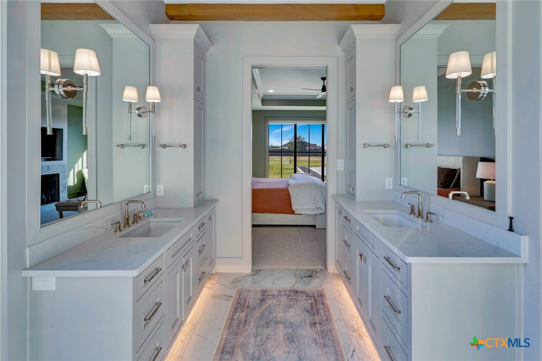 425 Sendera Loop Property Photo 24