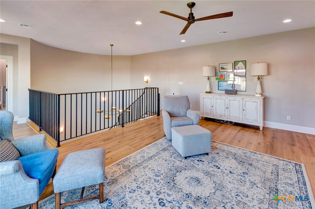 425 Sendera Loop Property Photo 28