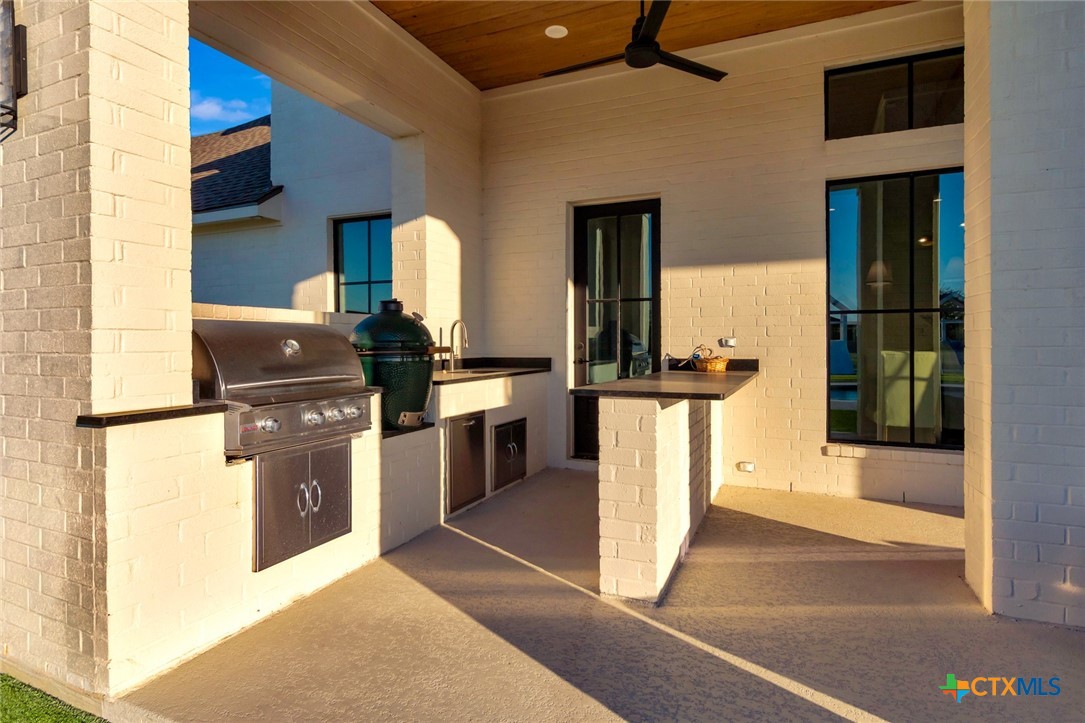 425 Sendera Loop Property Photo 36