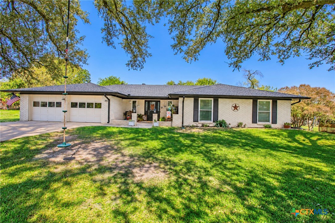 814 Estate Drive Property Photo 1