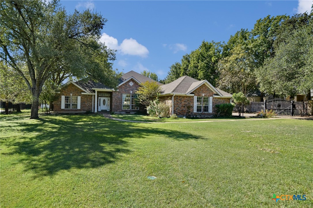 2114 Live Oak Circle Property Photo 1