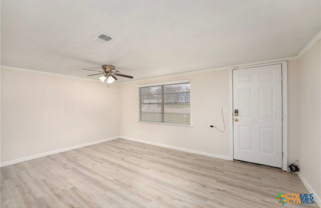 824 Southside Drive Property Photo 3