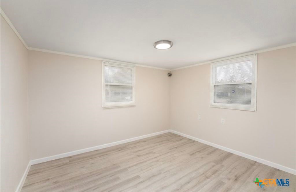 824 Southside Drive Property Photo 8