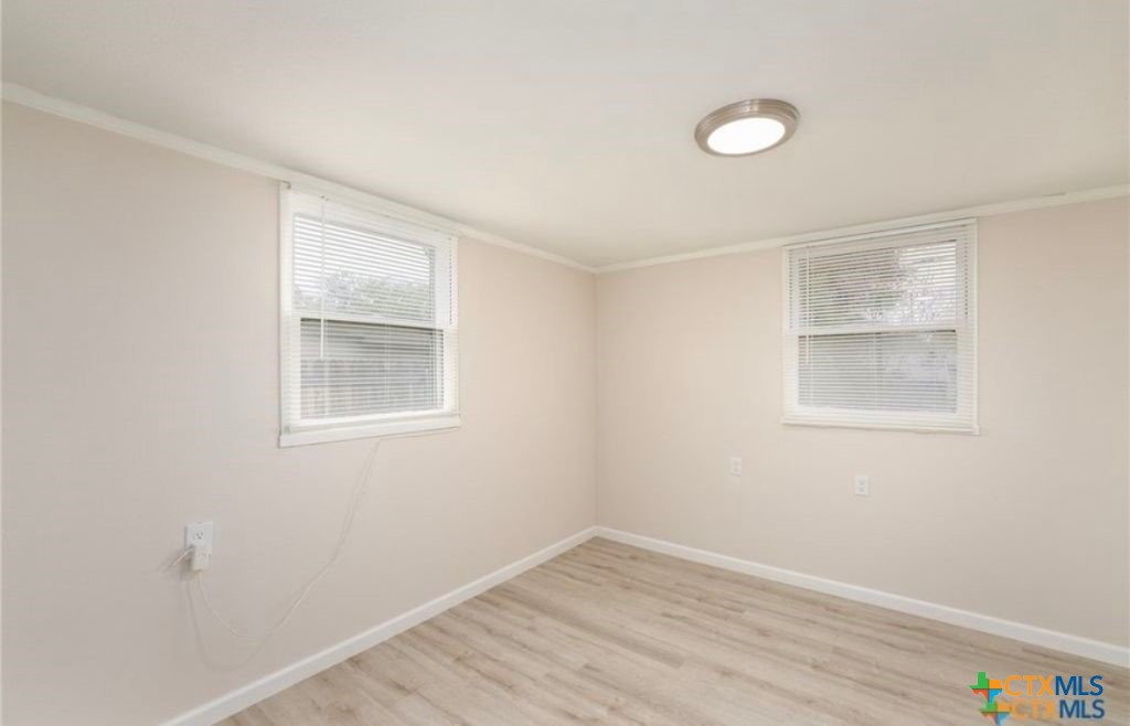 824 Southside Drive Property Photo 10