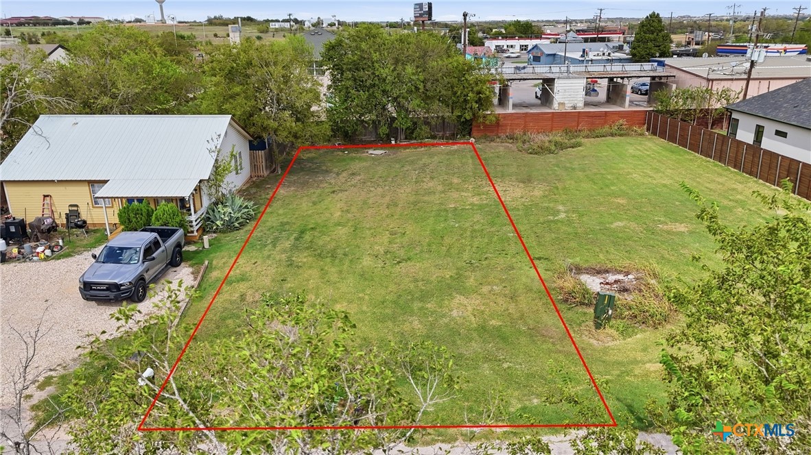 307 W Lane Ave Property Photo 1