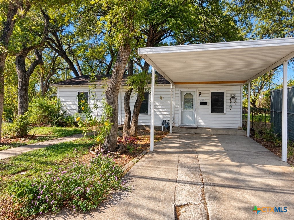 709 Mary Jane Street Property Photo 1
