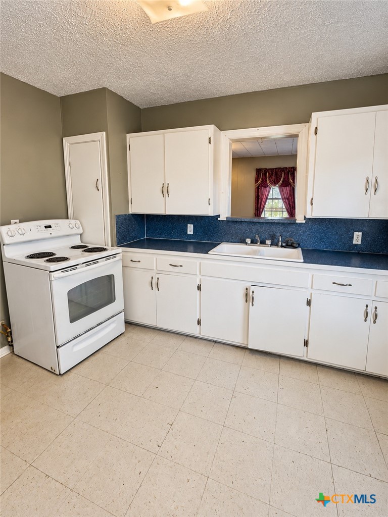 709 Mary Jane Street Property Photo 6