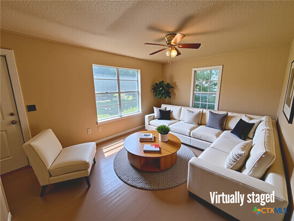 1205 E Avenue G Property Photo 3