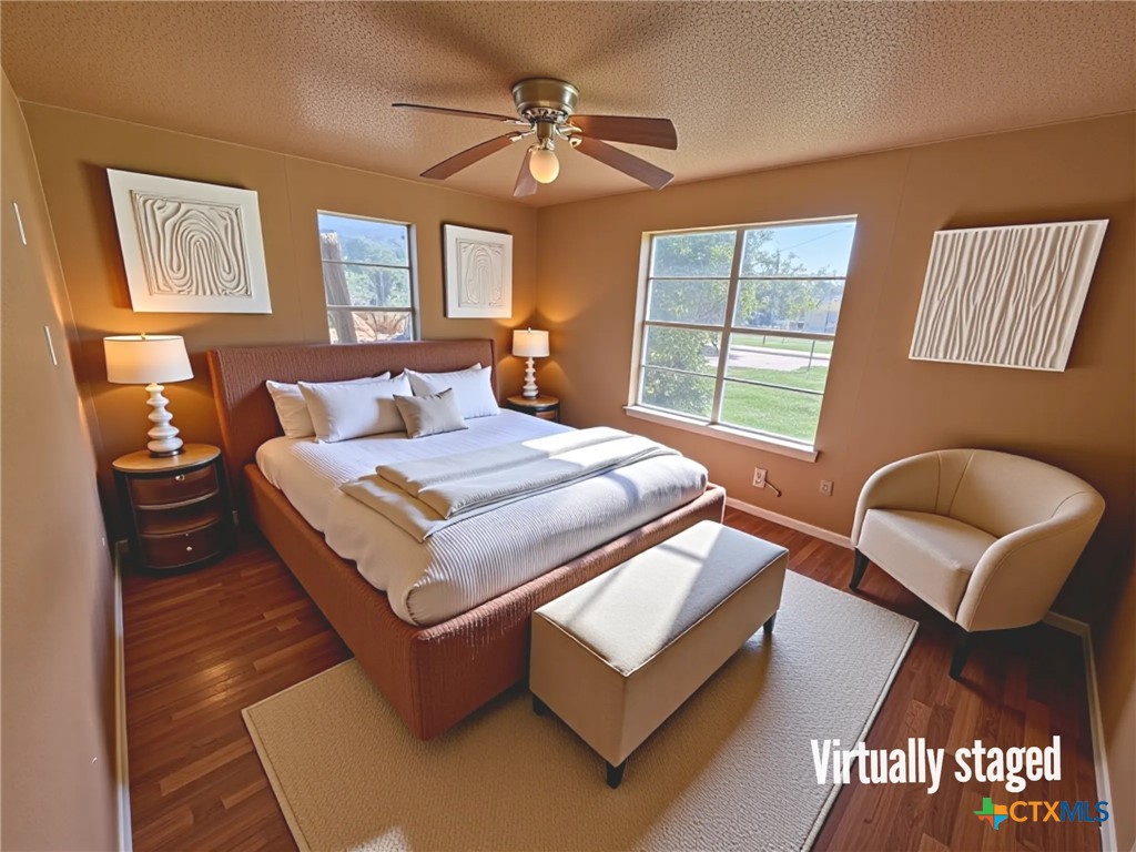 1205 E Avenue G Property Photo 10