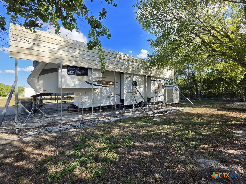 405-411 W St Louis Avenue Property Photo 18