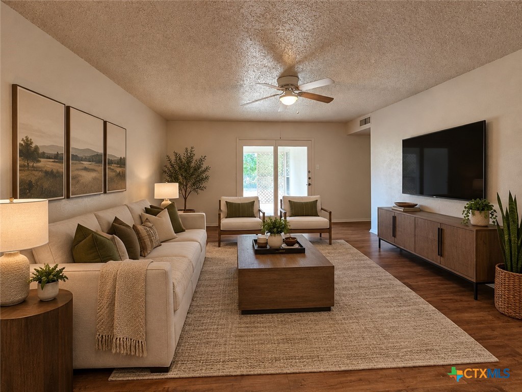 1709 Forest Trail Property Photo 3