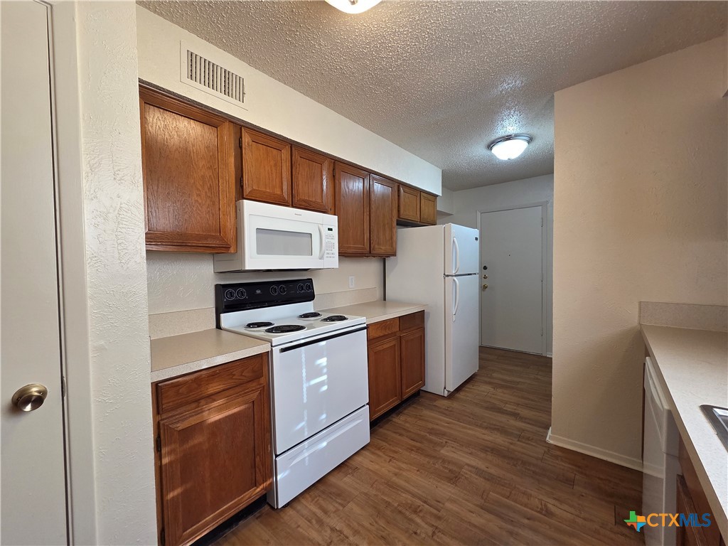 1709 Forest Trail Property Photo 4