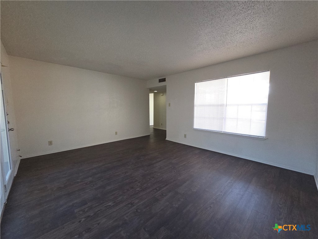 1810 Azalea Drive Property Photo 5
