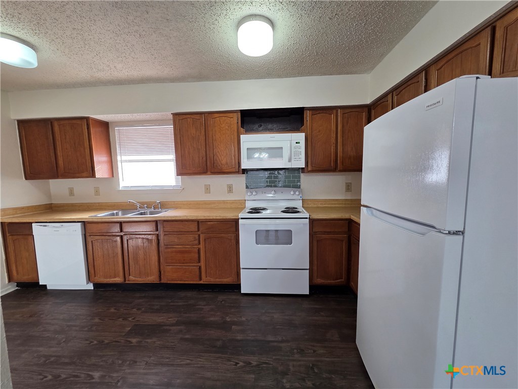1810 Azalea Drive Property Photo 6