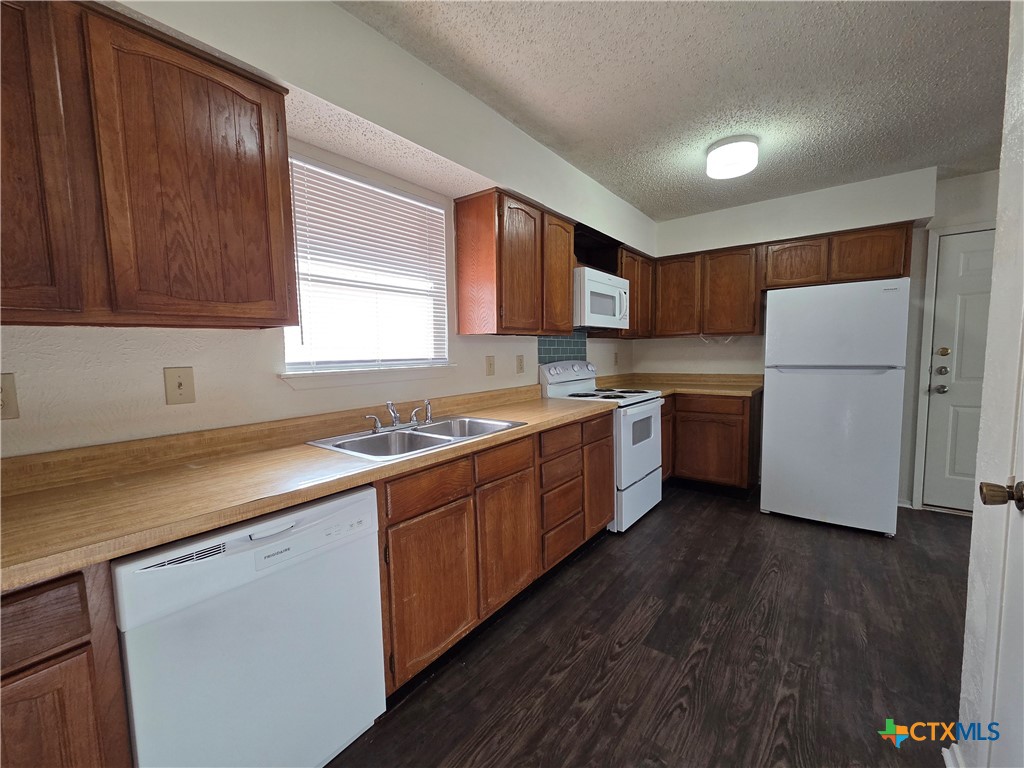 1810 Azalea Drive Property Photo 7