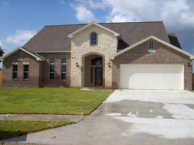 404 Auburn Hill Property Photo 1