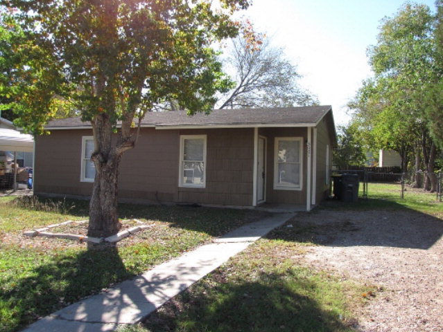 3001 Wildwood Property Photo 1