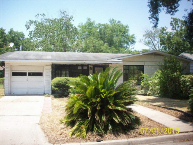 1908 Anaqua Avenue Property Photo 1