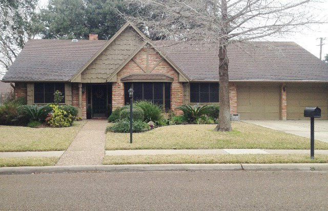 208 Castleway Property Photo 1