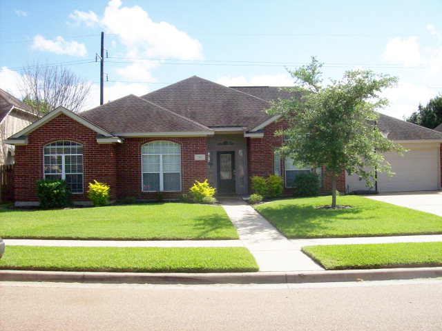 311 Northampton Circle Property Photo 1