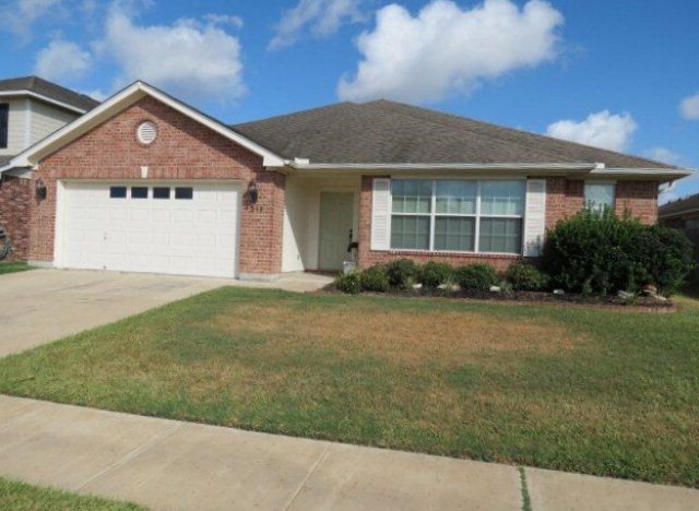 311 Fieldstone Property Photo 1